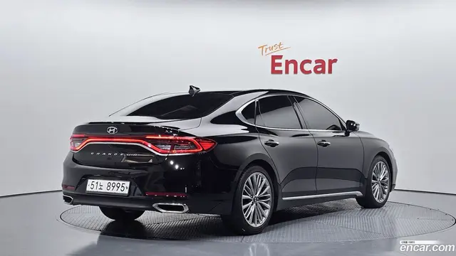 Main__Slider__Photo:Grandeur Hyundai 2019.4-1