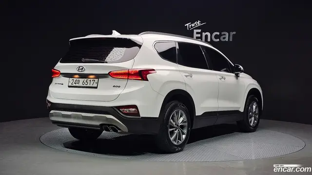 Main__Slider__Photo:Santafe Hyundai 2018.5-1