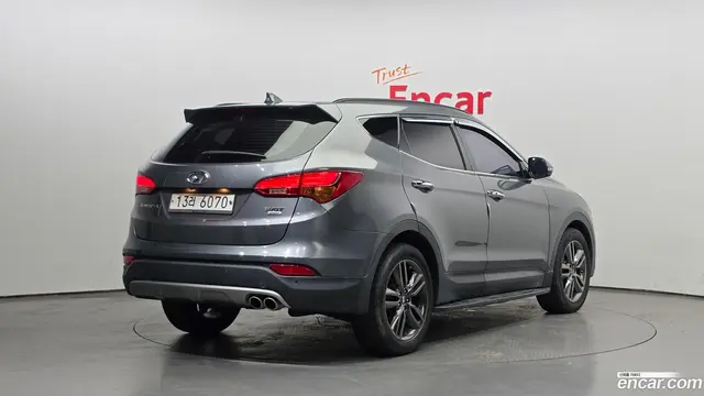 Main__Slider__Photo:Santafe Hyundai 2015.2-1