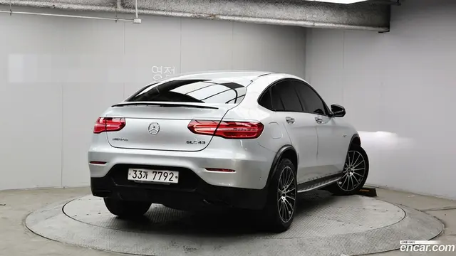 Main__Slider__Photo:GLC-Class Mercedes-Benz 2017.6-1