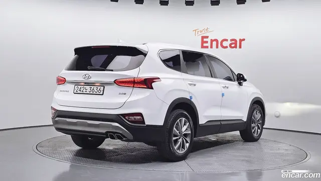 Main__Slider__Photo:Santafe Hyundai 2018.4-1