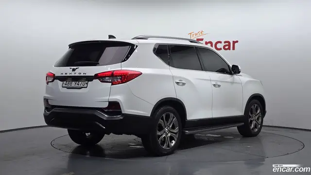 Main__Slider__Photo:Rexton KG Mobility 2017.5-1