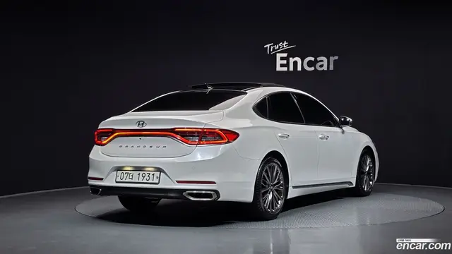 Main__Slider__Photo:Grandeur Hyundai 2019.1-1