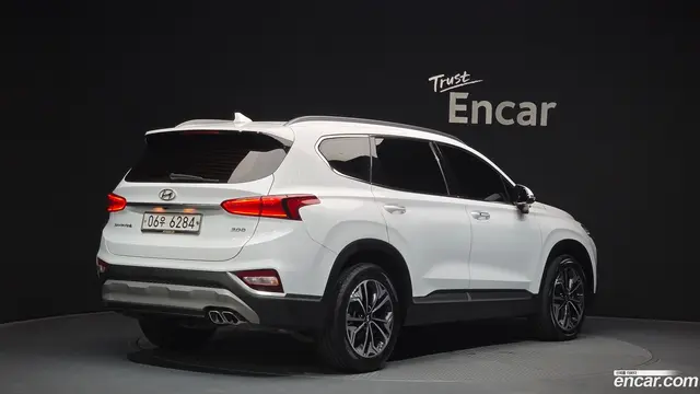 Main__Slider__Photo:Santafe Hyundai 2018.2-1