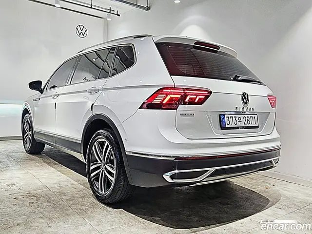 Main__Slider__Photo:Tiguan Volkswagen 2022.11-1