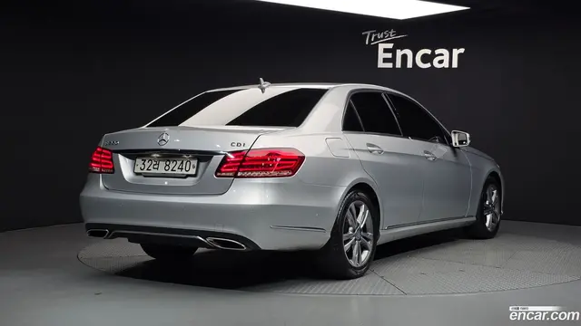 Main__Slider__Photo:E-Class Mercedes-Benz 2014.3-1
