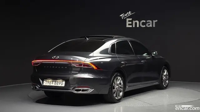 Main__Slider__Photo:Grandeur Hyundai 2020.8-1