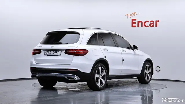 Main__Slider__Photo:GLC-Class Mercedes-Benz 2016.0-1