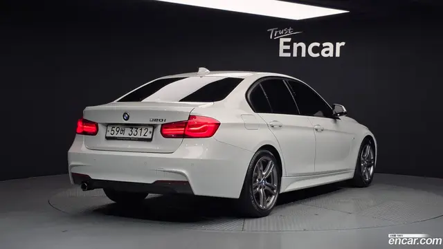 Main__Slider__Photo:3-Series BMW 2018.3-1
