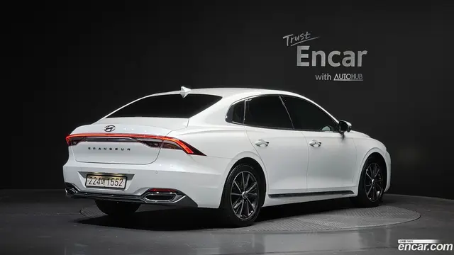 Main__Slider__Photo:Grandeur Hyundai 2021.11-1