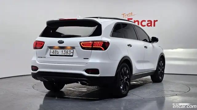 Main__Slider__Photo:Sorento Kia 2017.10-1
