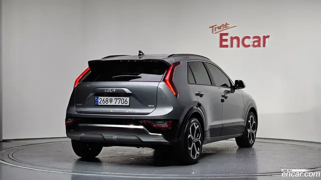 Main__Slider__Photo:Niro Kia 2022.4-1