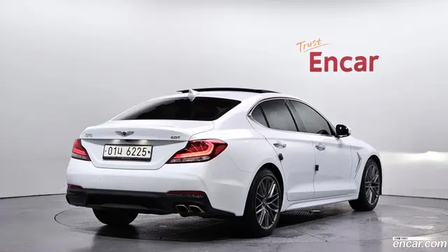 Main__Slider__Photo:G70 Genesis 2018.0-1