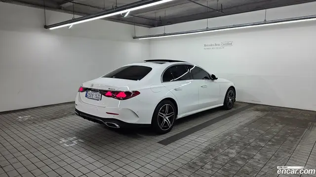 Main__Slider__Photo:E-Class Mercedes-Benz 2025.5-1