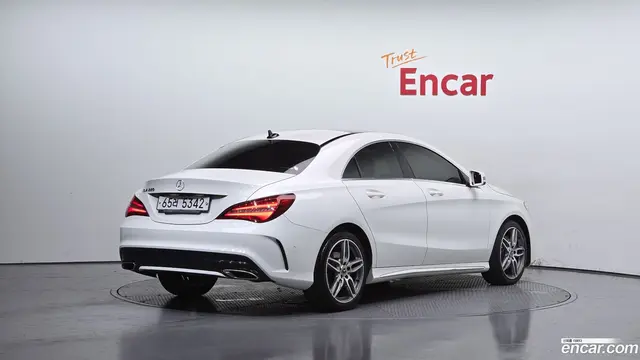 Main__Slider__Photo:CLA-Class Mercedes-Benz 2018.0-1
