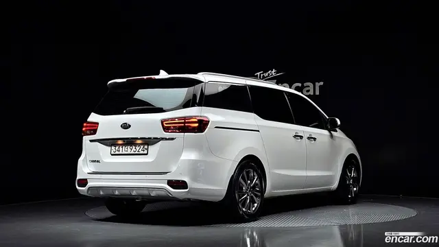Main__Slider__Photo:Canival Kia 2019.8-1