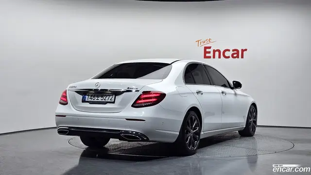 Main__Slider__Photo:E-Class Mercedes-Benz 2016.7-1