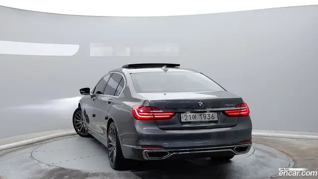 Main__Slider__Photo:7-Series BMW 2017.11-1