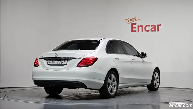 Main__Slider__Photo:C-Class Mercedes-Benz 2018.1-1