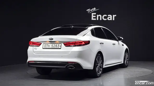 Main__Slider__Photo:K5 Kia 2017.10-1