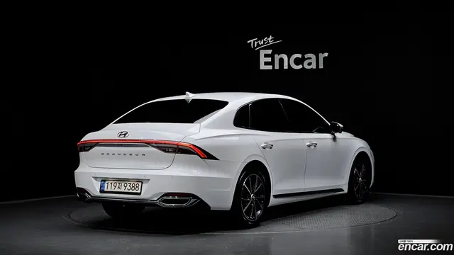 Main__Slider__Photo:Grandeur Hyundai 2022.4-1