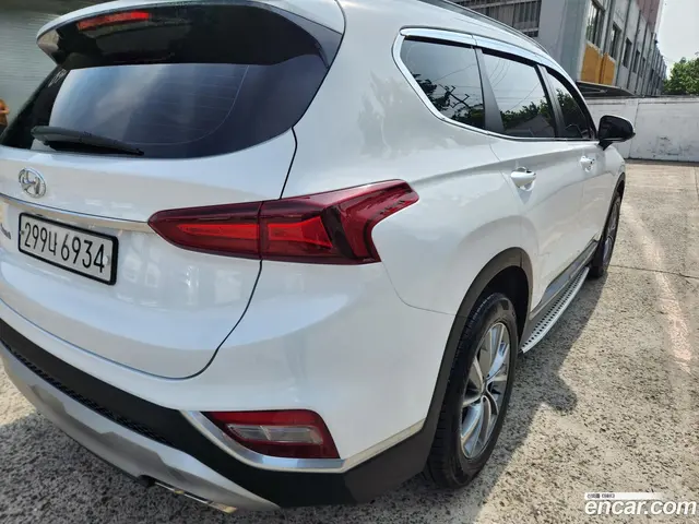 Main__Slider__Photo:Santafe Hyundai 2019.6-1