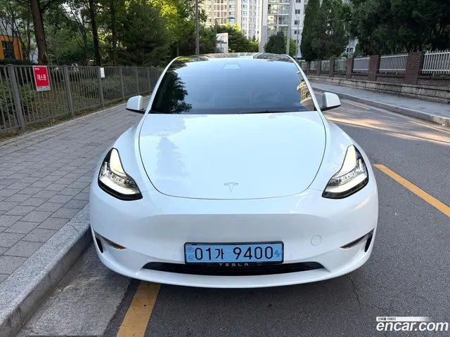 Main__Slider__Photo:Model Y Tesla 2022.4-1