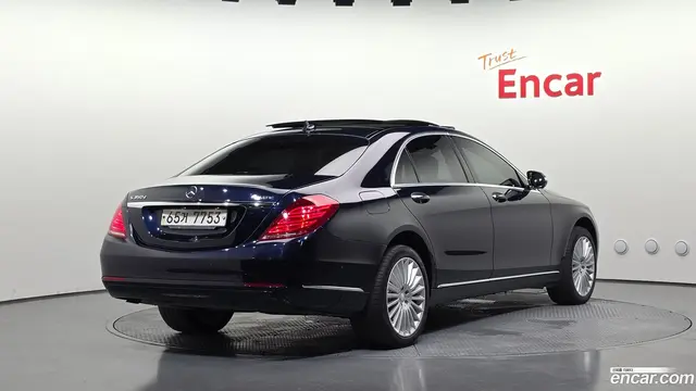 Main__Slider__Photo:S-Class Mercedes-Benz 2017.8-1