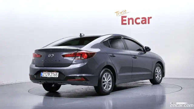 Main__Slider__Photo:AVANTE Hyundai 2019.1-1