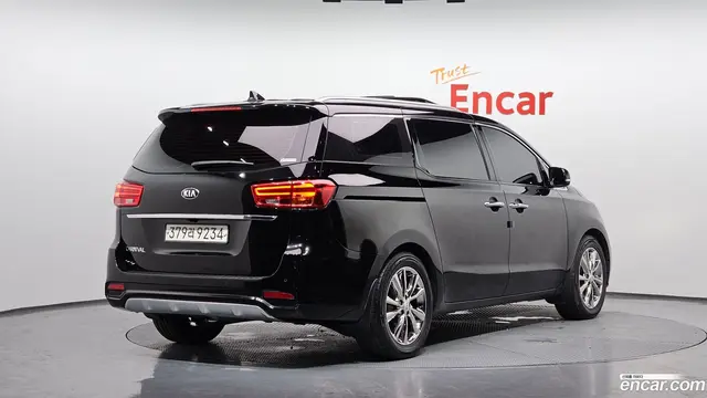 Main__Slider__Photo:Canival Kia 2018.8-1