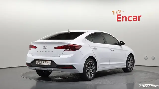 Main__Slider__Photo:AVANTE Hyundai 2019.0-1
