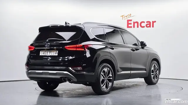 Main__Slider__Photo:Santafe Hyundai 2019.6-1