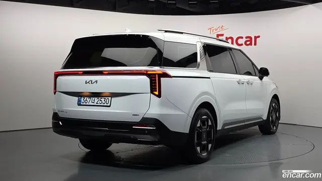Main__Slider__Photo:Canival Kia 2025.1-1