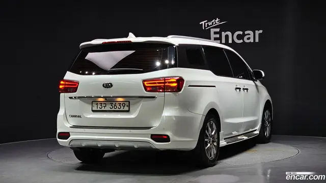 Main__Slider__Photo:Canival Kia 2019.4-1