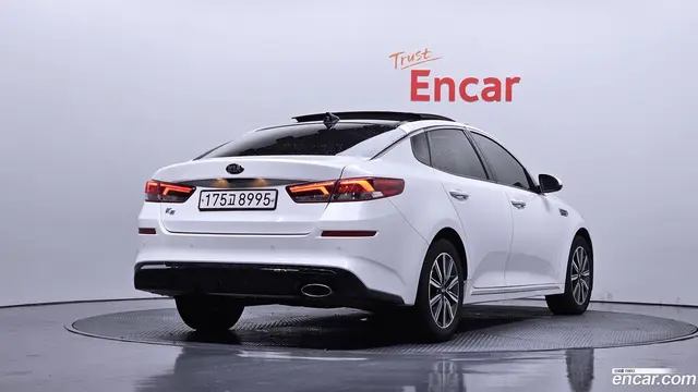 Main__Slider__Photo:K5 Kia 2019.11-1
