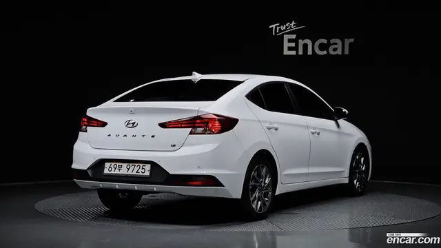Main__Slider__Photo:AVANTE Hyundai 2018.11-1