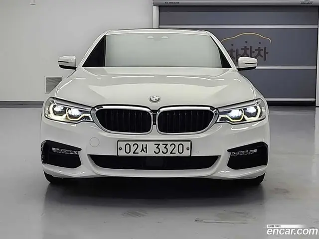 Main__Slider__Photo:5-Series BMW 2017.9-1