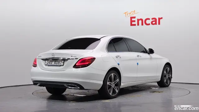 Main__Slider__Photo:C-Class Mercedes-Benz 2019.5-1