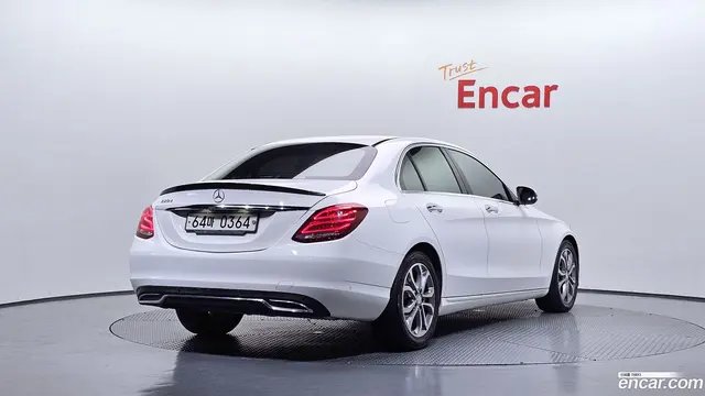 Main__Slider__Photo:C-Class Mercedes-Benz 2016.10-1