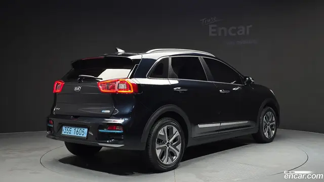 Main__Slider__Photo:Niro Kia 2021.2-1