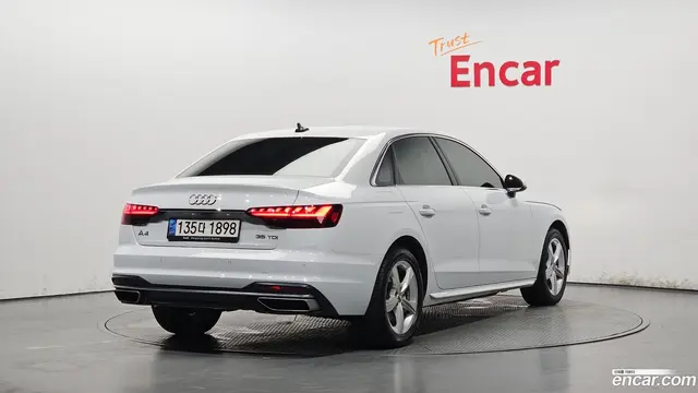 Main__Slider__Photo:A4 Audi 2021.11-1