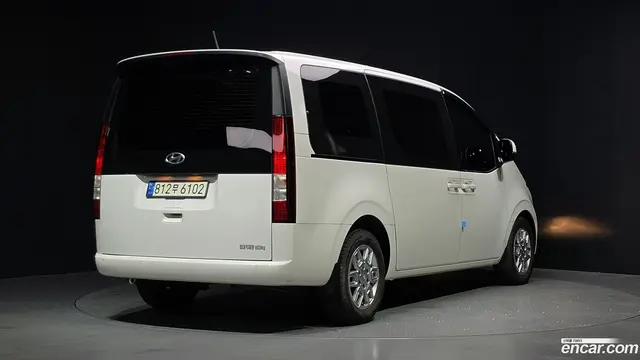 Main__Slider__Photo:Staria Hyundai 2022.9-1