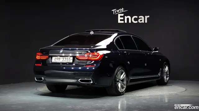 Main__Slider__Photo:7-Series BMW 2018.1-1