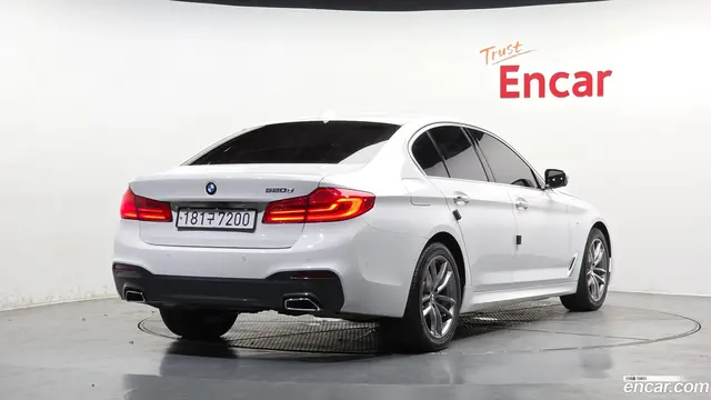 Main__Slider__Photo:5-Series BMW 2017.9-1