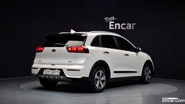 Main__Slider__Photo:Niro Kia 2016.5-1