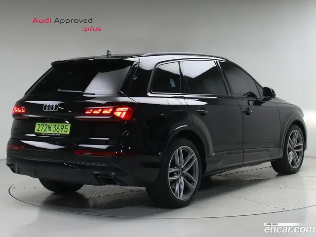 Main__Slider__Photo:Q7 Audi 2025.9-1