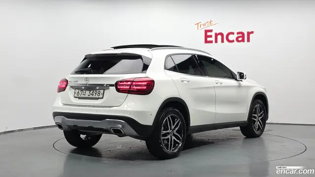 Main__Slider__Photo:GLA-Class Mercedes-Benz 2019.2-1