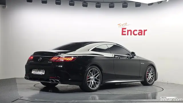 Main__Slider__Photo:S-Class Mercedes-Benz 2021.8-1