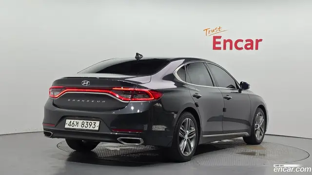 Main__Slider__Photo:Grandeur Hyundai 2017.9-1