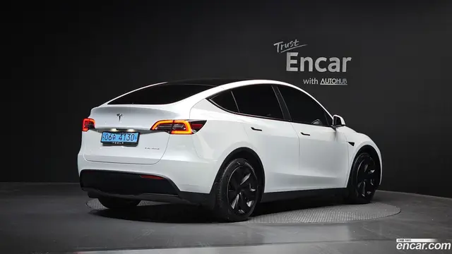 Main__Slider__Photo:Model Y Tesla 2021.4-1